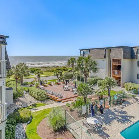 Beachfront Resort Condo With Pool View And Balcony!